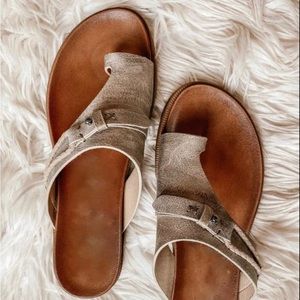 Melarey Boutique Carina Sandals size 9.5